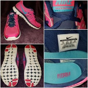 🦄 NWOT Nike 2013 Run pink navy aqua size 11